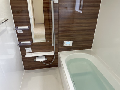 【浴室】 | 東根市六田3期【新築建売住宅】2号棟 | 広々浴室は、ゆったりとくつろいで疲れを癒す空間です。