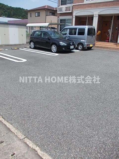 アンリーヴェの駐車場|敷地内に駐車場も完備！