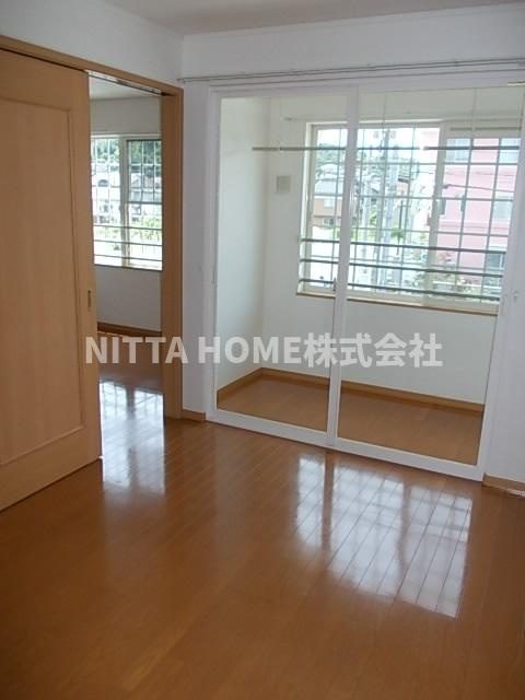 アンリーヴェの居間・リビング|リビングは11.3帖です☆