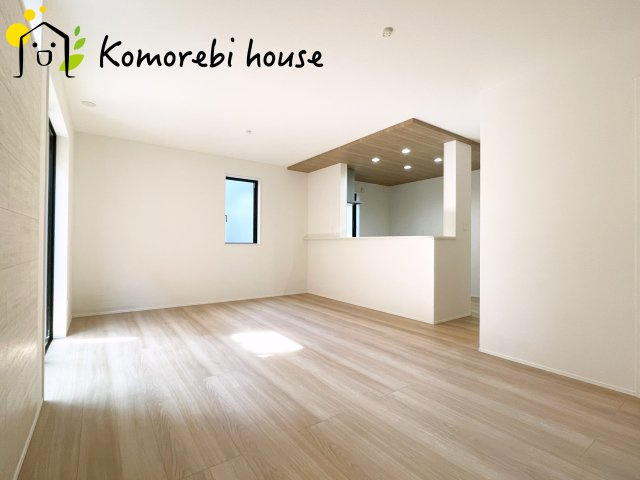 上尾市向山　11期　新築一戸建て　グラファーレ　02の居間・リビング|ゆったりとした居間です