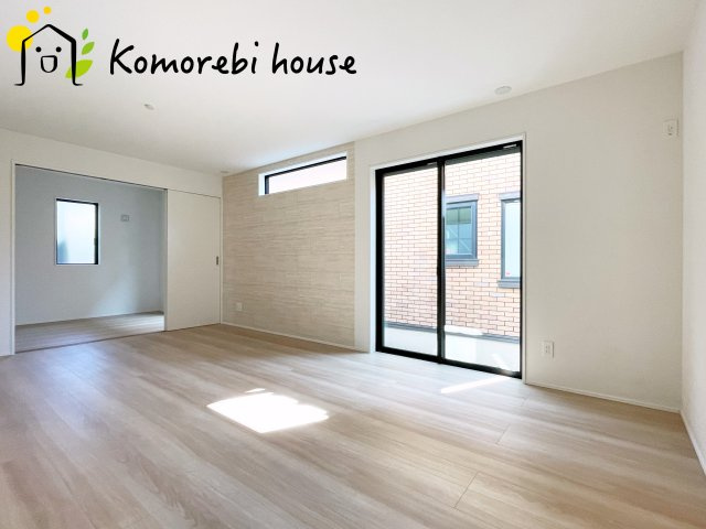 上尾市向山　11期　新築一戸建て　グラファーレ　02の居間・リビング|使いやすいリビングです