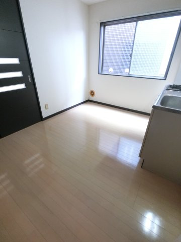 ミレナコートの居間・リビング