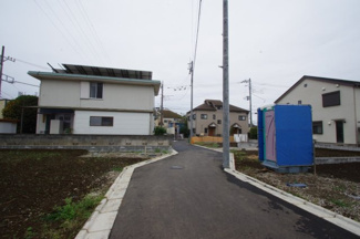 【前面道路含む現地写真】 | 【仲介手数料無料！！】府中市多磨町2丁目　新築戸建て（全7棟）6号棟　4990万円