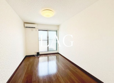 【居間・リビング】 | プリズム６番館 | 洋室のお部屋です。