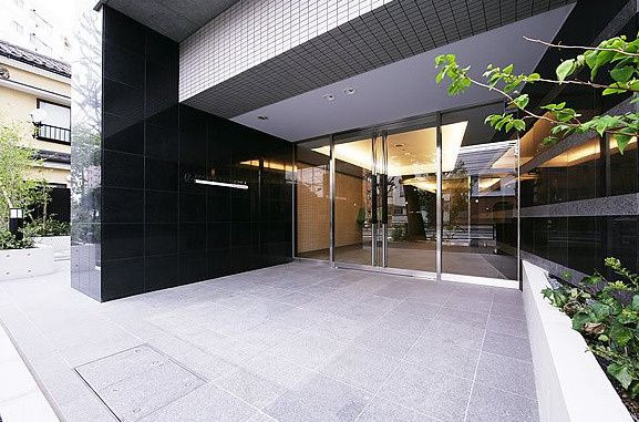 レジディア文京本駒込のエントランス