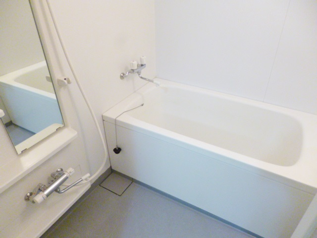 ラ・ポームの浴室|お風呂もゆったりくつろげます♪