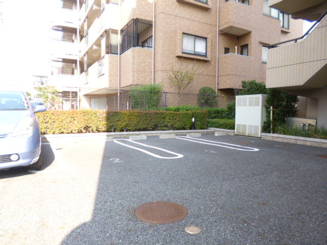 ラ・ポームの駐車場|駐車場もあります！