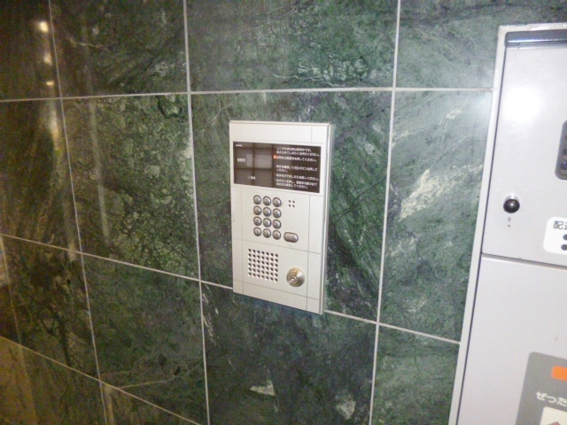 ラ・ポームのセキュリティ|オートロックのあるマンションです！