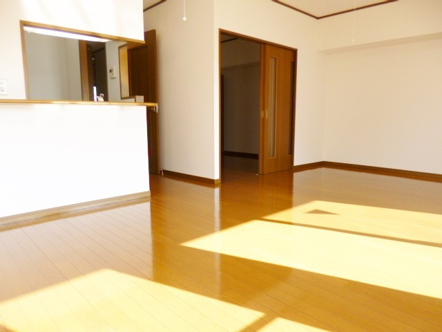 ラ・ポームの居間・リビング|とにかく日当たりが良いんです！