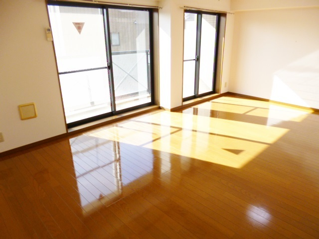 ラ・ポームの居間・リビング|とっても綺麗なリビングです☆