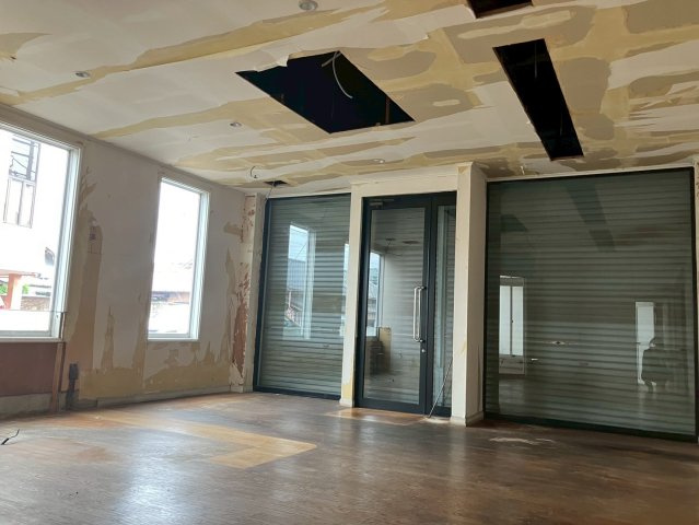 新宿３丁目貸店舗のロビー