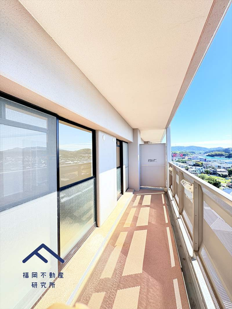 アンピール教育大前のバルコニー