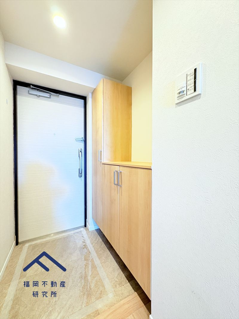 アンピール教育大前の玄関