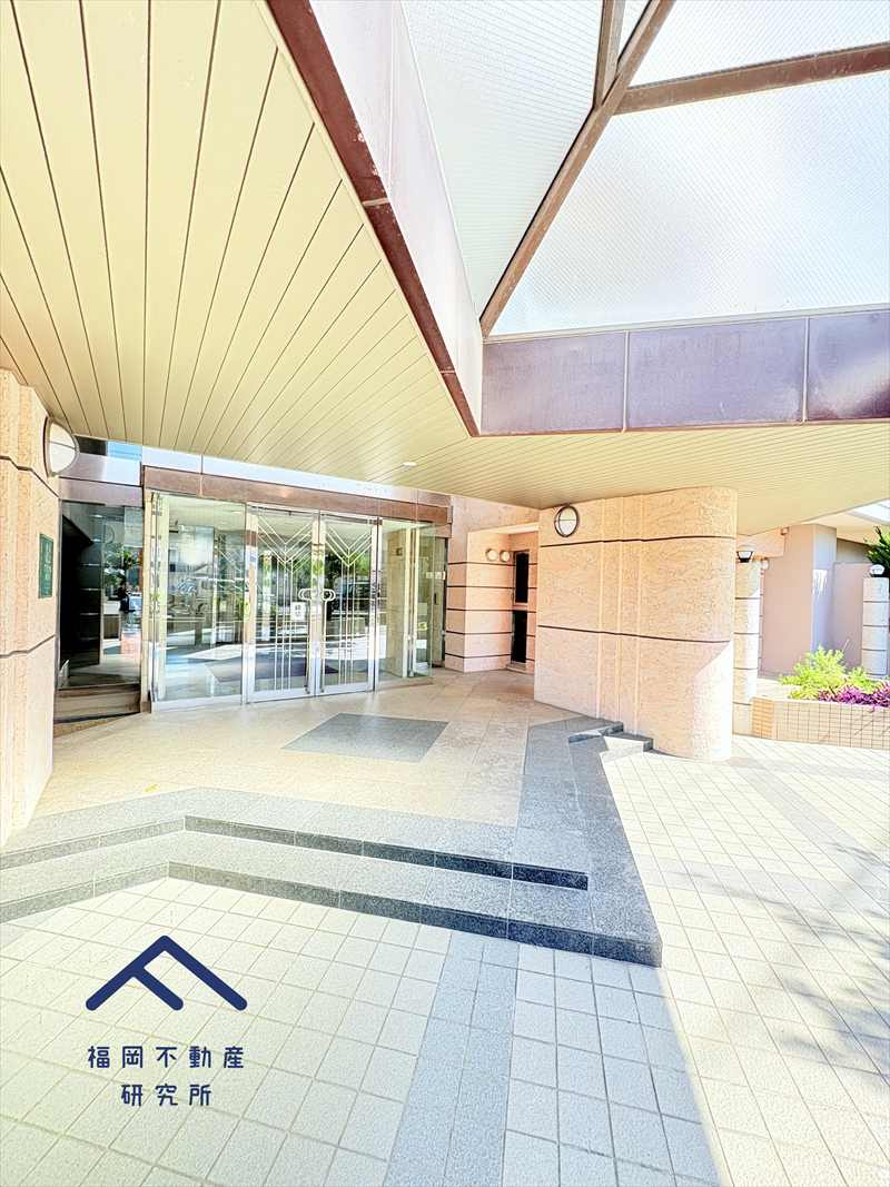 アンピール教育大前のエントランス