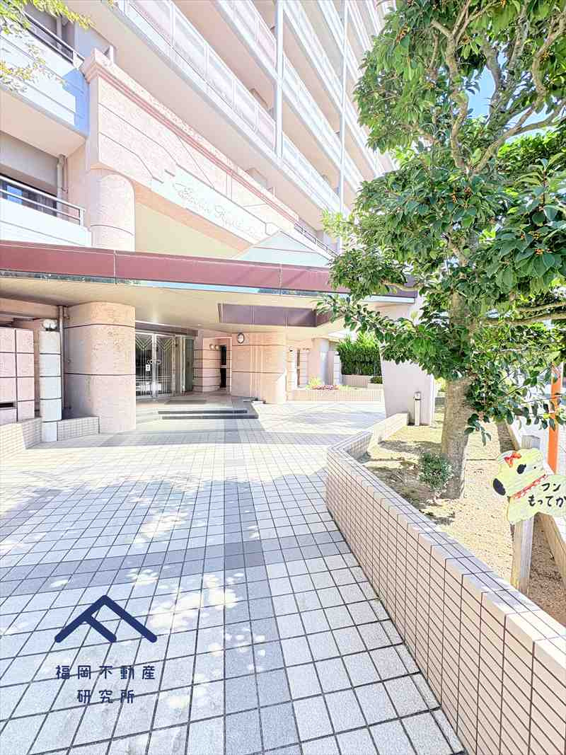 アンピール教育大前のエントランス