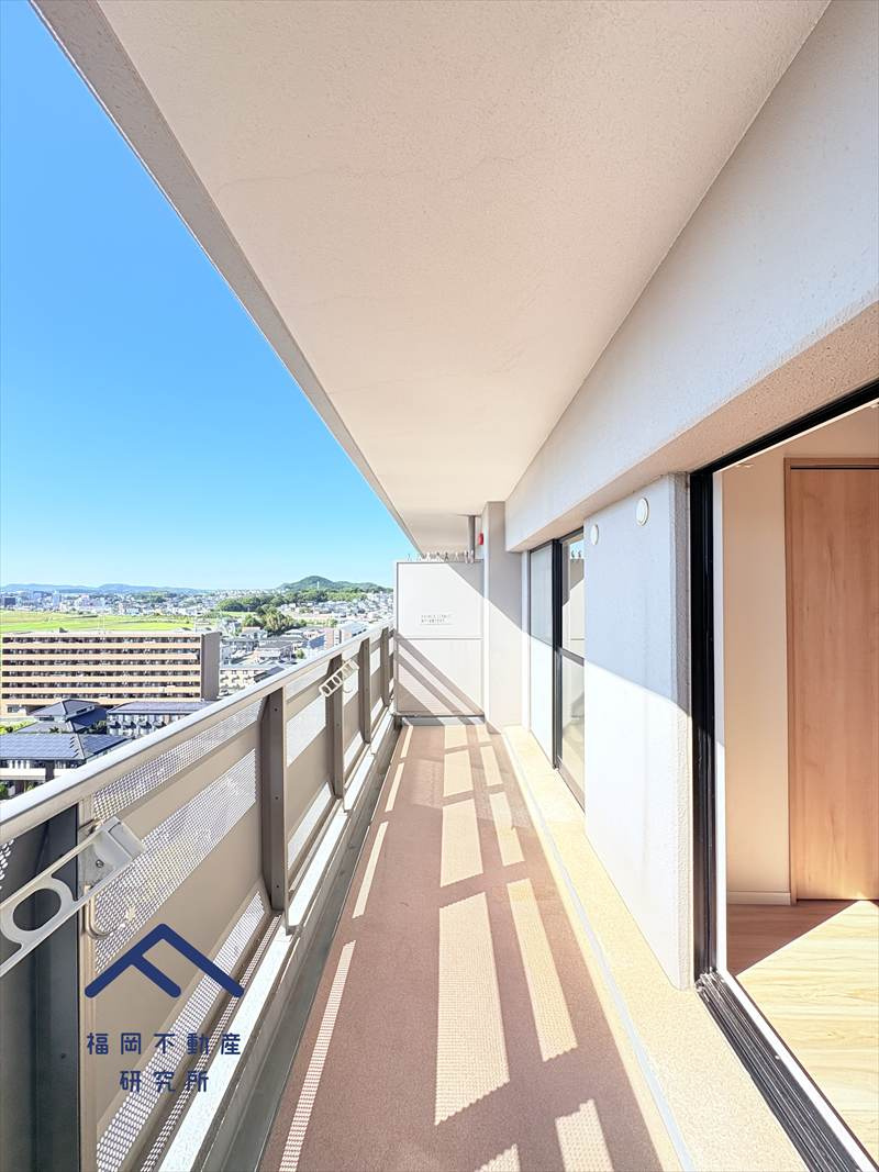 アンピール教育大前のバルコニー