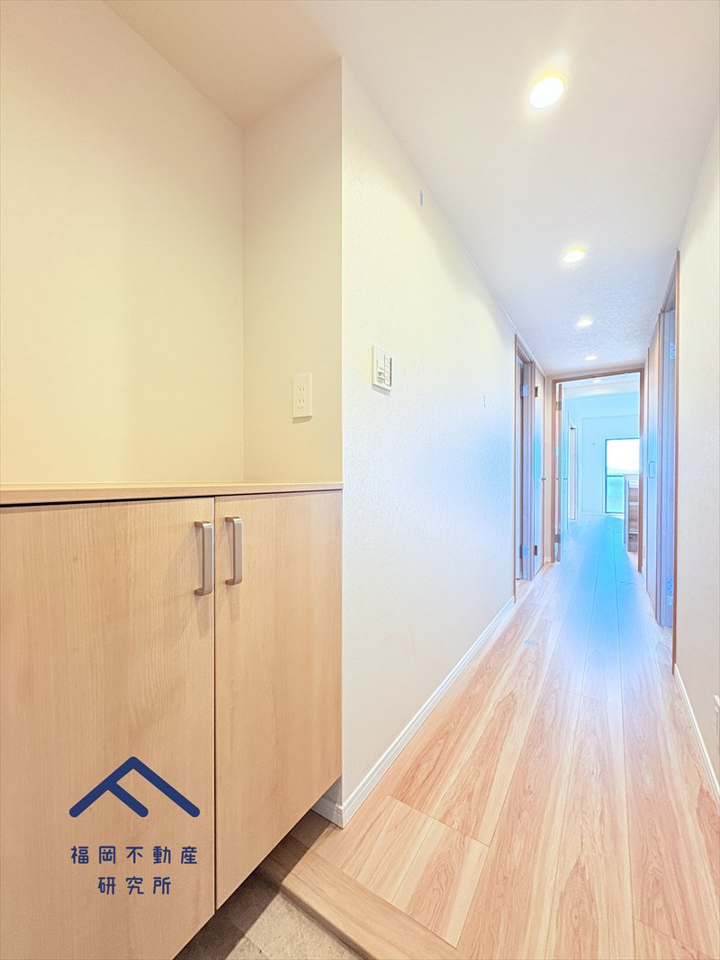 アンピール教育大前の玄関