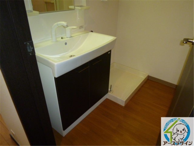 アイエスパレス・イーストの洗面所|パース写真