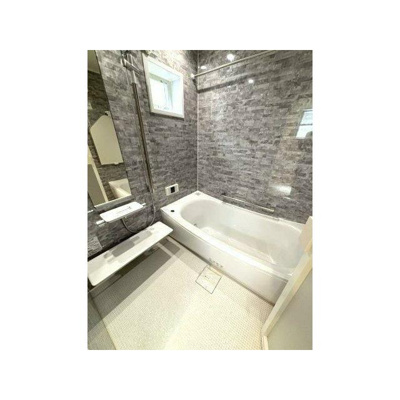 【浴室】 | 成田東４丁目戸建 | 追い焚き機能、浴室乾燥機付きバス。