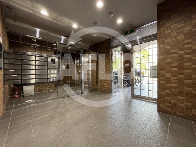 ヴェルデ北堀江　堀江小学校区域のエントランス|ヴェルデ北堀江　エントランス