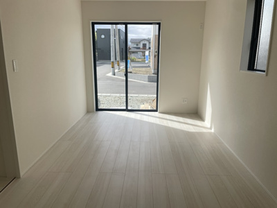 【寝室】 | 東根市六田3期【新築建売住宅】4号棟 | 大きいベットを置いてもスペースの取れる寝室です。