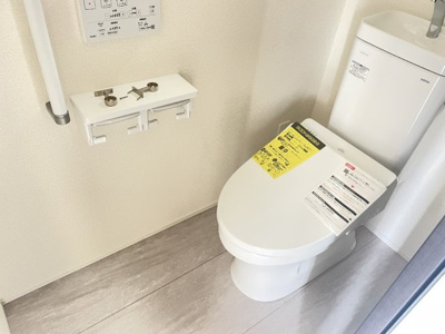 【トイレ】 | 東根市六田3期【新築建売住宅】4号棟 | 節水タイプのトイレは水道代の節約に繋がります。