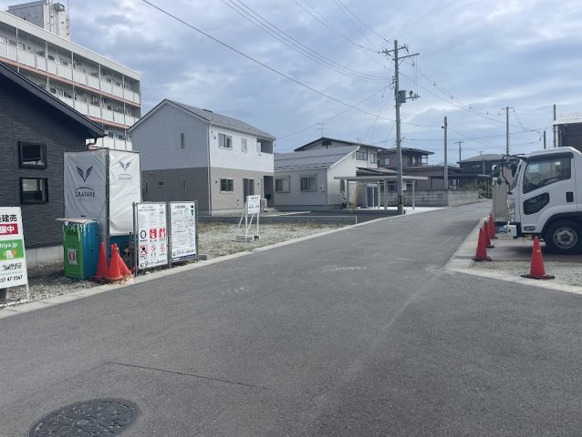 東根市六田3期【新築建売住宅】4号棟の前面道路含む現地写真|前面道路になります。