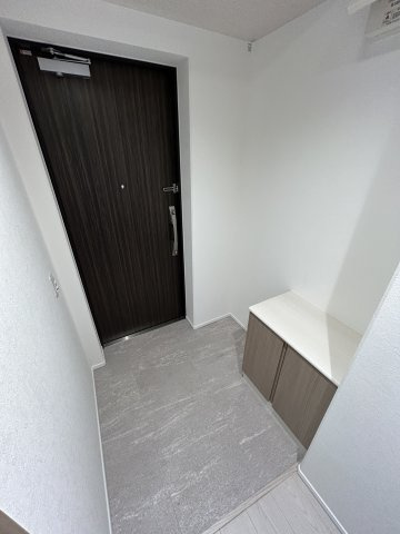 アスブルーム奥浅草の玄関|収納もある玄関です