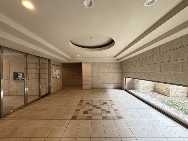 クリオ篠崎のエントランス