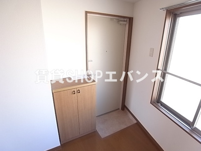 【玄関】 | ハイツリバーランドⅡ | シンプルで使いやすい玄関です