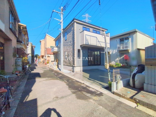 草加市西町 新築分譲住宅の前面道路含む現地写真