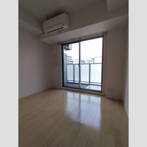 エスリード江坂広芝町の居間・リビング