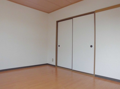 【洋室】 | ロイヤルガーデンＭ Ａ/Ｂ | 南洋室1