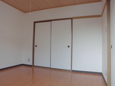 【洋室】 | ロイヤルガーデンＭ Ａ/Ｂ | 南洋室2