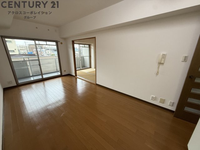 床色が落ち着いた色合いで、とてもきれいです。
