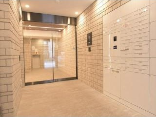 ルネサンスコート上野入谷のエントランス