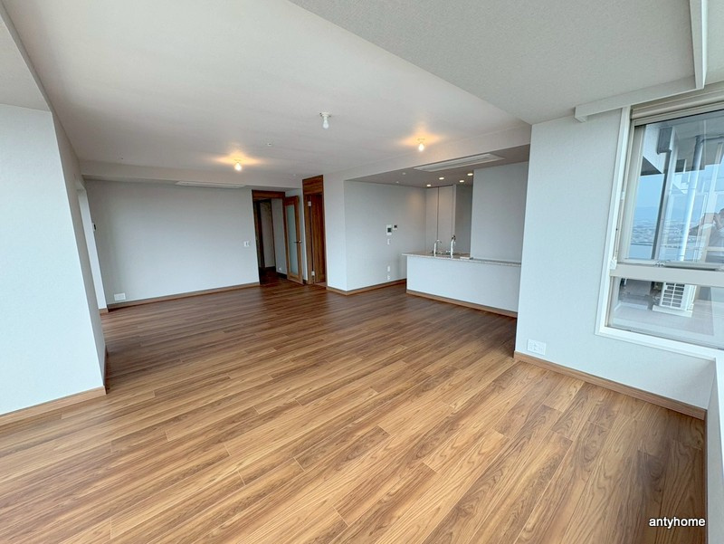 グランドメゾン新梅田タワー THE CLUB RESIDENCEの洋室