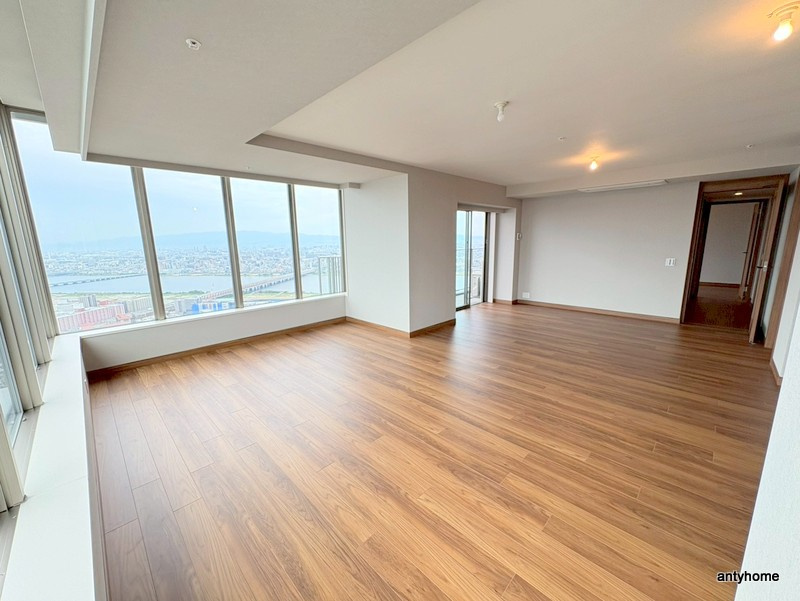 グランドメゾン新梅田タワー THE CLUB RESIDENCEの居間・リビング