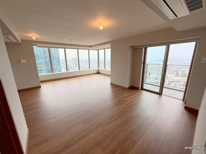 グランドメゾン新梅田タワー THE CLUB RESIDENCEの居間・リビング