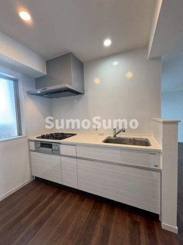 Creer RiviereⅢのキッチン|コンパクトなキッチンで掃除もラクラク