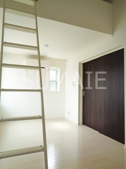 Ａｍｉｔｉｅ　Ｏｊｉｋａｍｉｙａの洋室|ロフト付きのお部屋です！