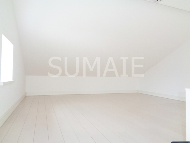 Ａｍｉｔｉｅ　Ｏｊｉｋａｍｉｙａの洋室|ロフトスペースも広いです☆