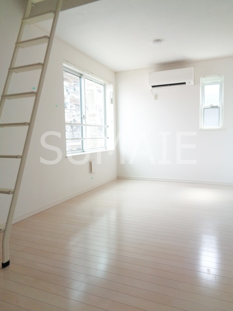 Ａｍｉｔｉｅ　Ｏｊｉｋａｍｉｙａの寝室|こちらはリビング横の洋室です☆