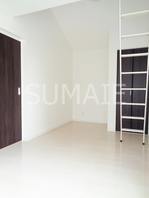 Ａｍｉｔｉｅ　Ｏｊｉｋａｍｉｙａの洋室|6.7帖の洋室です☆