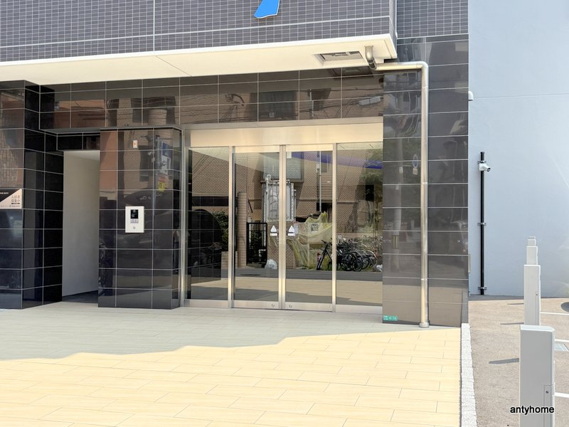 セレニテ十三ミラク 　仲介手数料無料のエントランス