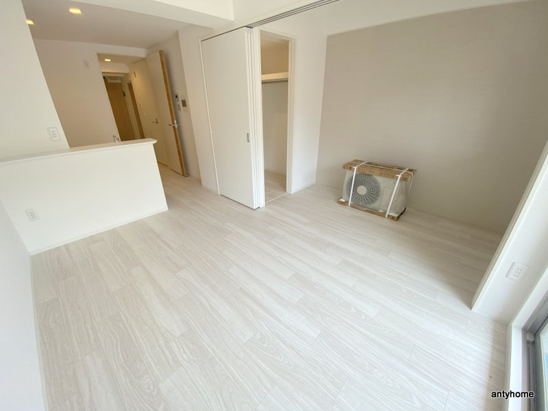 セレニテ十三ミラク 　仲介手数料無料の居間・リビング