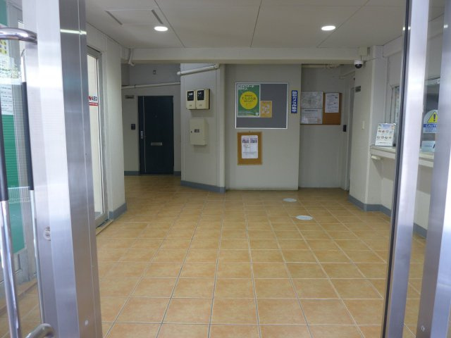 ドミール向ヶ丘のロビー