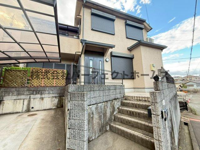 山之上1丁目戸建　賃貸のエントランス|ゆとりのあるエントランスです