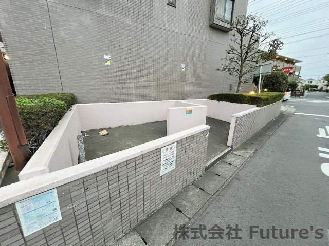 セレスト吉川のその他共用部分|敷地内ゴミ置場