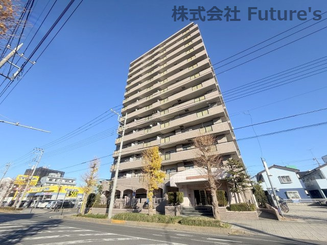 セレスト吉川の外観|安心のオートロック付きマンション